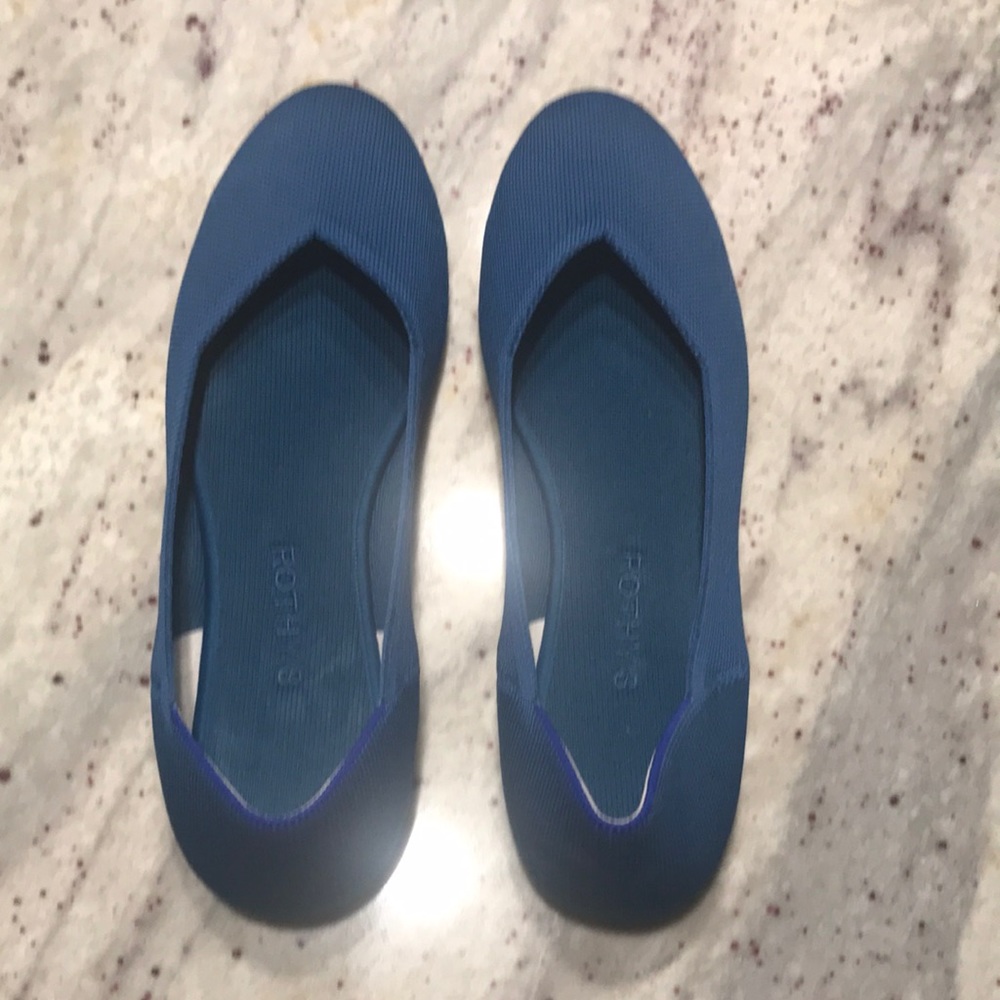 Rothys Size 11 Blue Round Toe Flats
